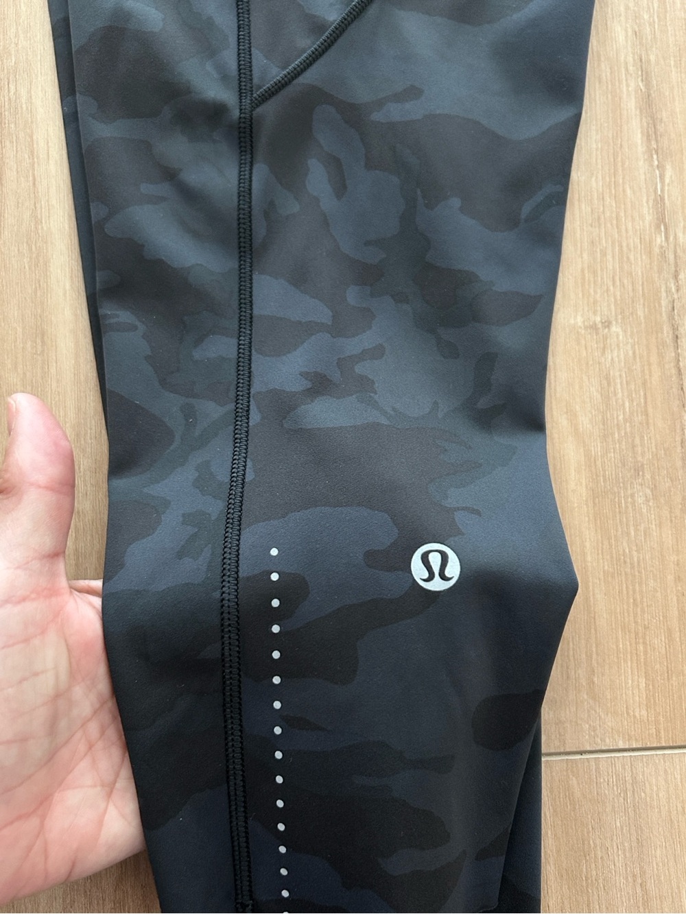 Worn once - LULULEMON Fast and Free Running Crop Pocketed Leggings in Camo - Picture 5 of 11